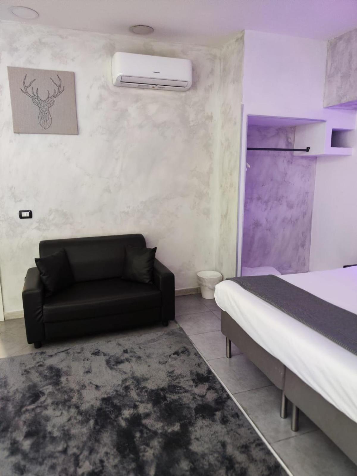 B And B Living Casoria Esterno foto